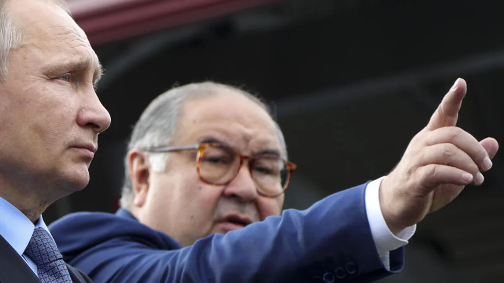 L’UE sauve in extremis ses sanctions contre Moscou mais épargne deux oligarques russes