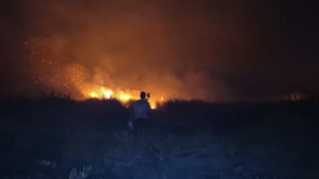Pour combattre les incendies, l'Indonésie, tente de faire tomber la pluie