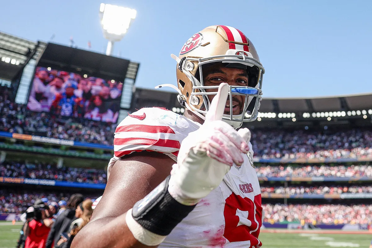 49ers easily defeat ‘withered’ Rams in battle of competing Australian jet lag strategies