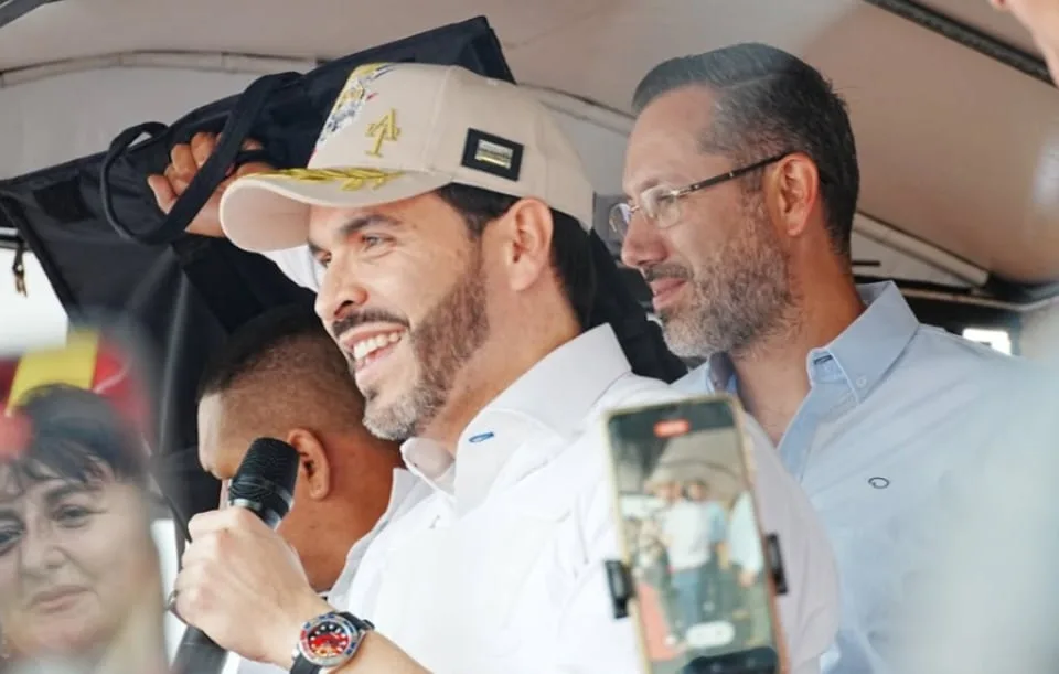La oposición pide la renuncia del ministro de Vivienda por sus supuestas vacaciones en medio de la emergencia por el terremoto