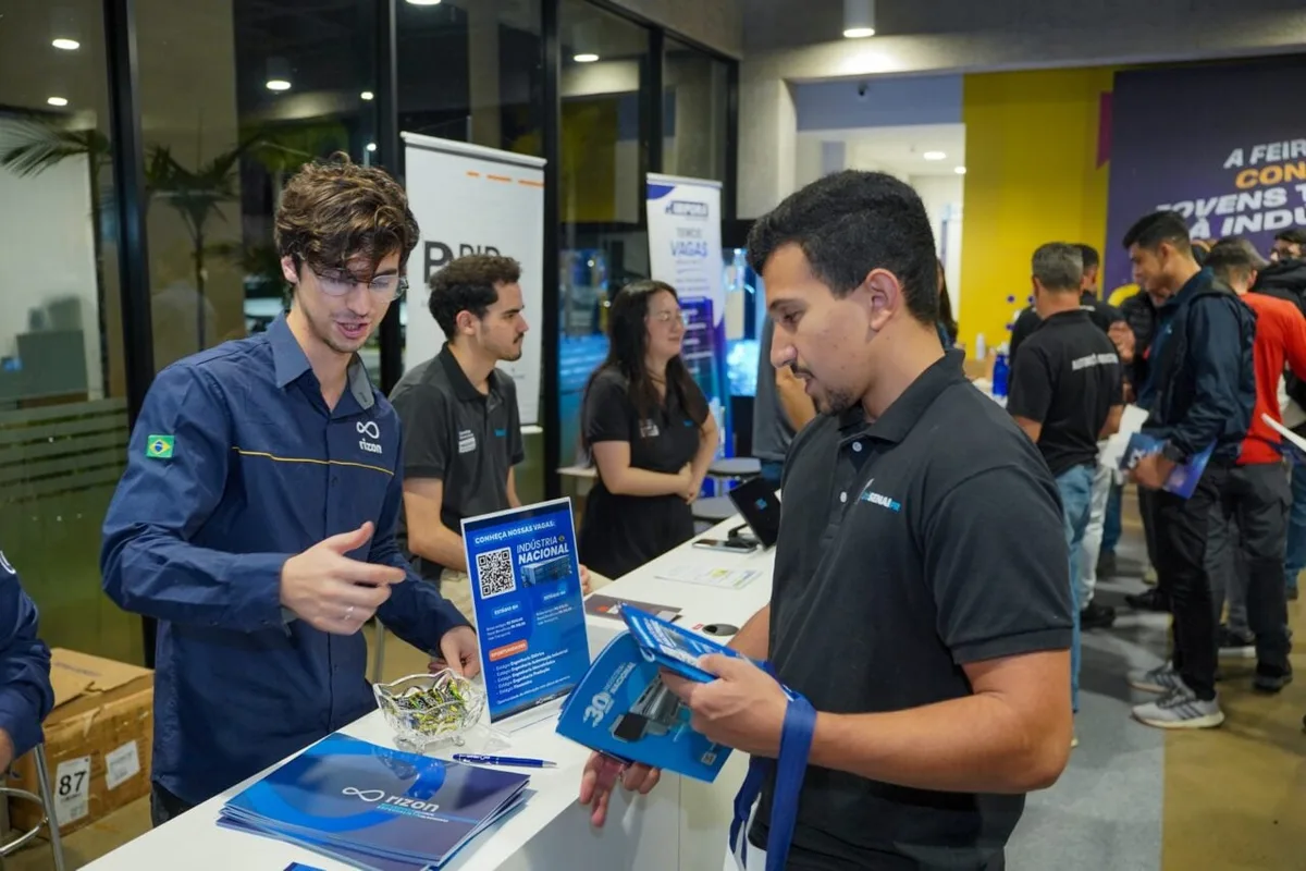 Cidade da Grande Curitiba recebe Feira de empregabilidade com mais de 100 vagas