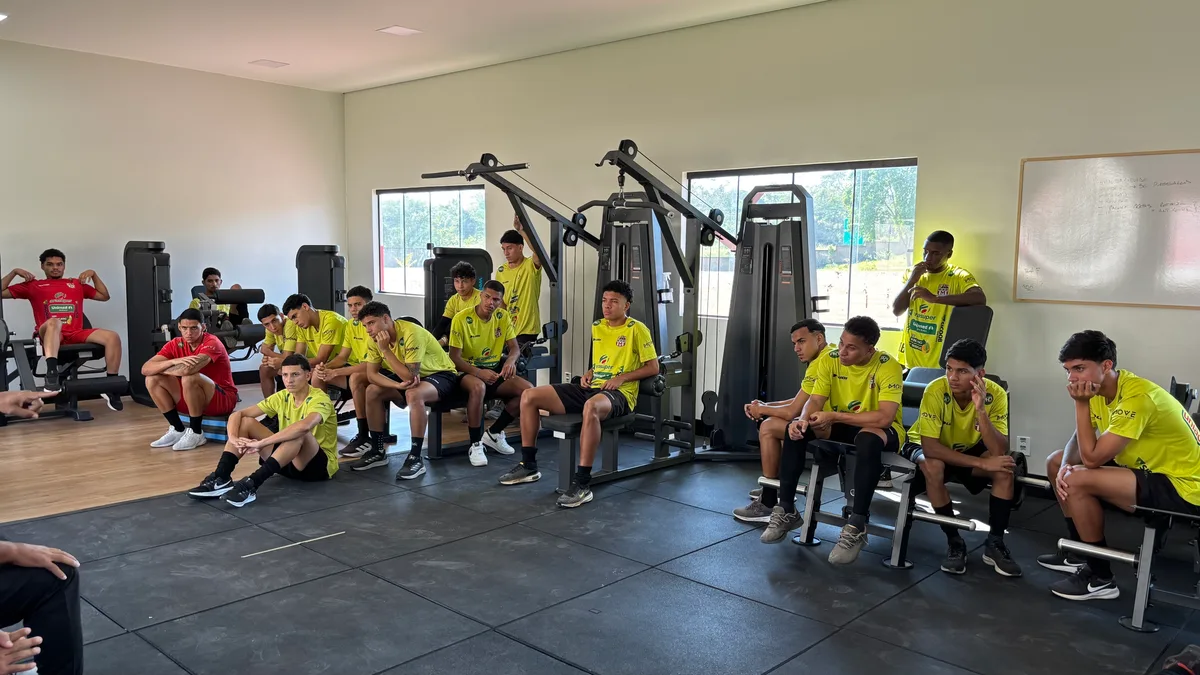 Com novo técnico e 18 jogadores, Santa Cruz-AC inicia preparação para a Copa do Brasil Sub-20