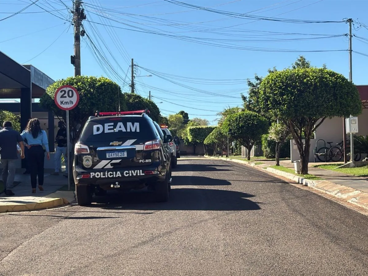 Filho esfaqueia a própria mãe durante surto em condomínio de Campo Grande