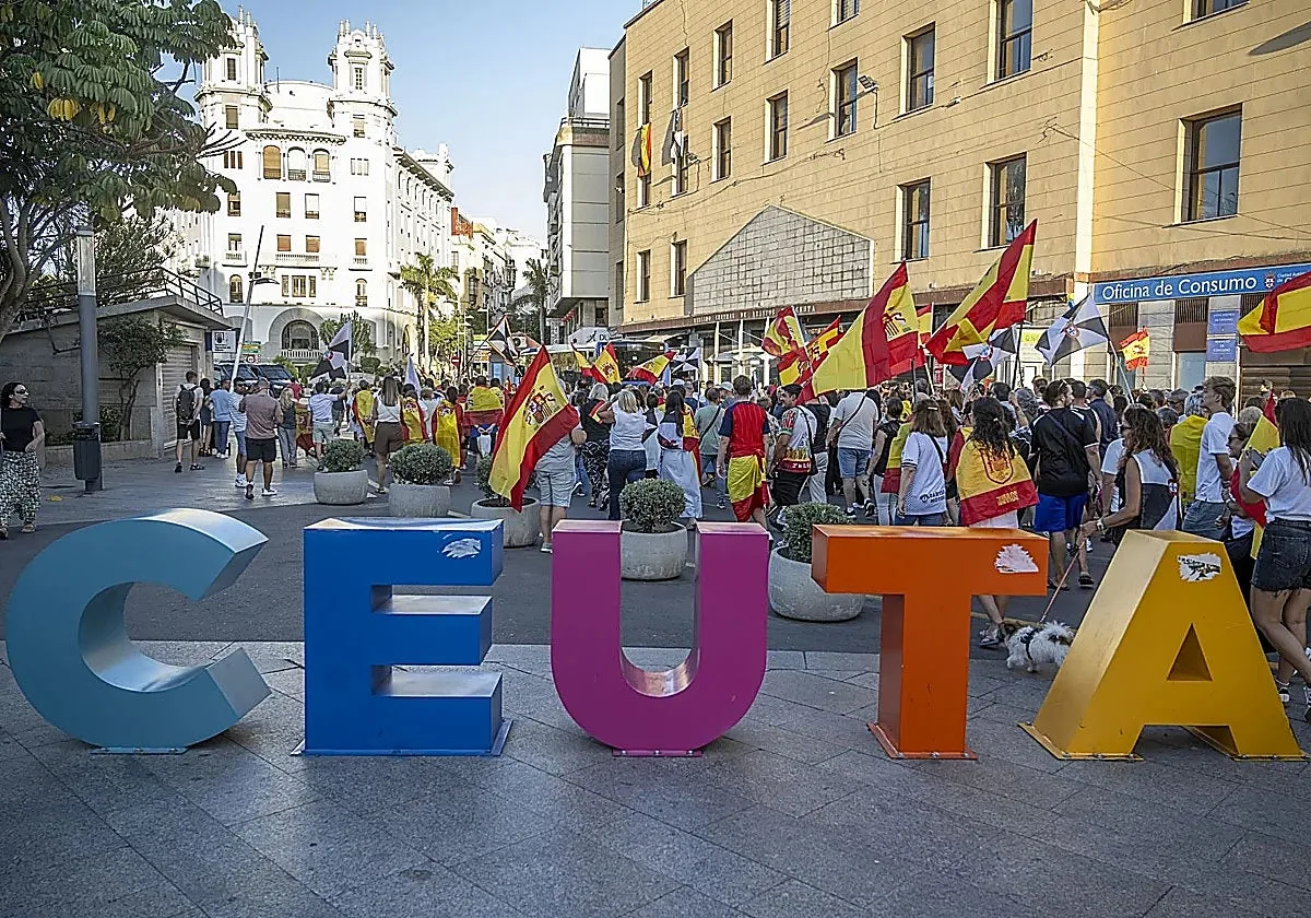 Alcaldes socialistas andaluces se plantan ante su partido y apoyan las concentraciones por Ceuta