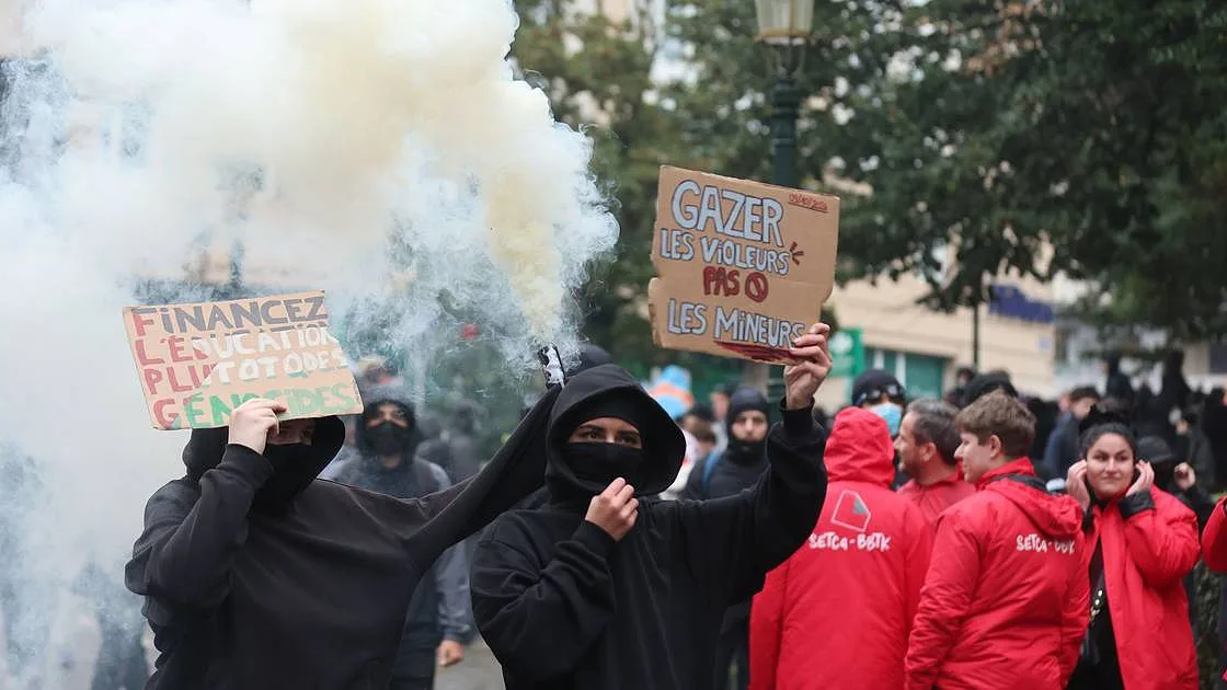 Protestos em Bruxelas: milhares contestam políticas de austeridade e há confrontos com a polícia