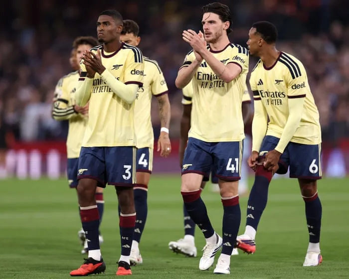 Arsenal bank on continuity after big names elude them late in transfer window