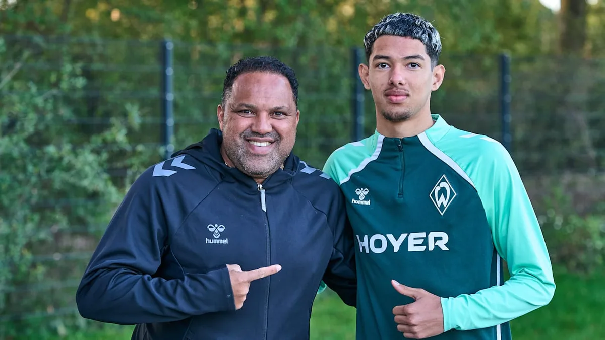 Papa guckt heimlich zu - Ailton-Sohn stürmt für Werder