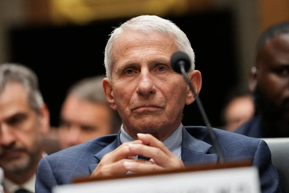 Ex-assessor de Fauci se declara culpado nos EUA por conspiração para ocultar documentos sobre a Covid-19