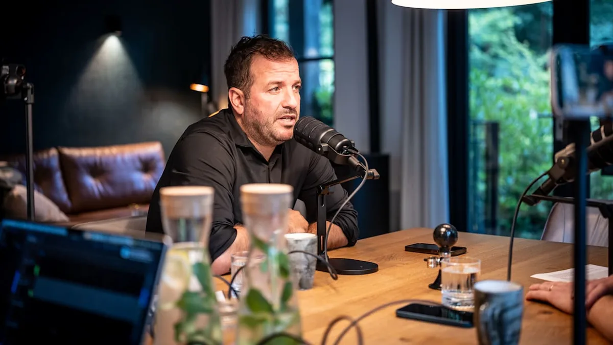 Nach Xavi-Shitstorm - Van der Vaart verteidigt Holland-Boss