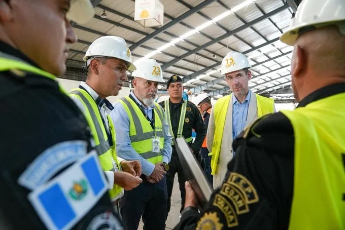 Extradiciones, narcotráfico y cooperación en Centroamérica: la gira de Robert S. Allison en Guatemala tras 32 capturas rumbo a tribunales de Estados Unidos