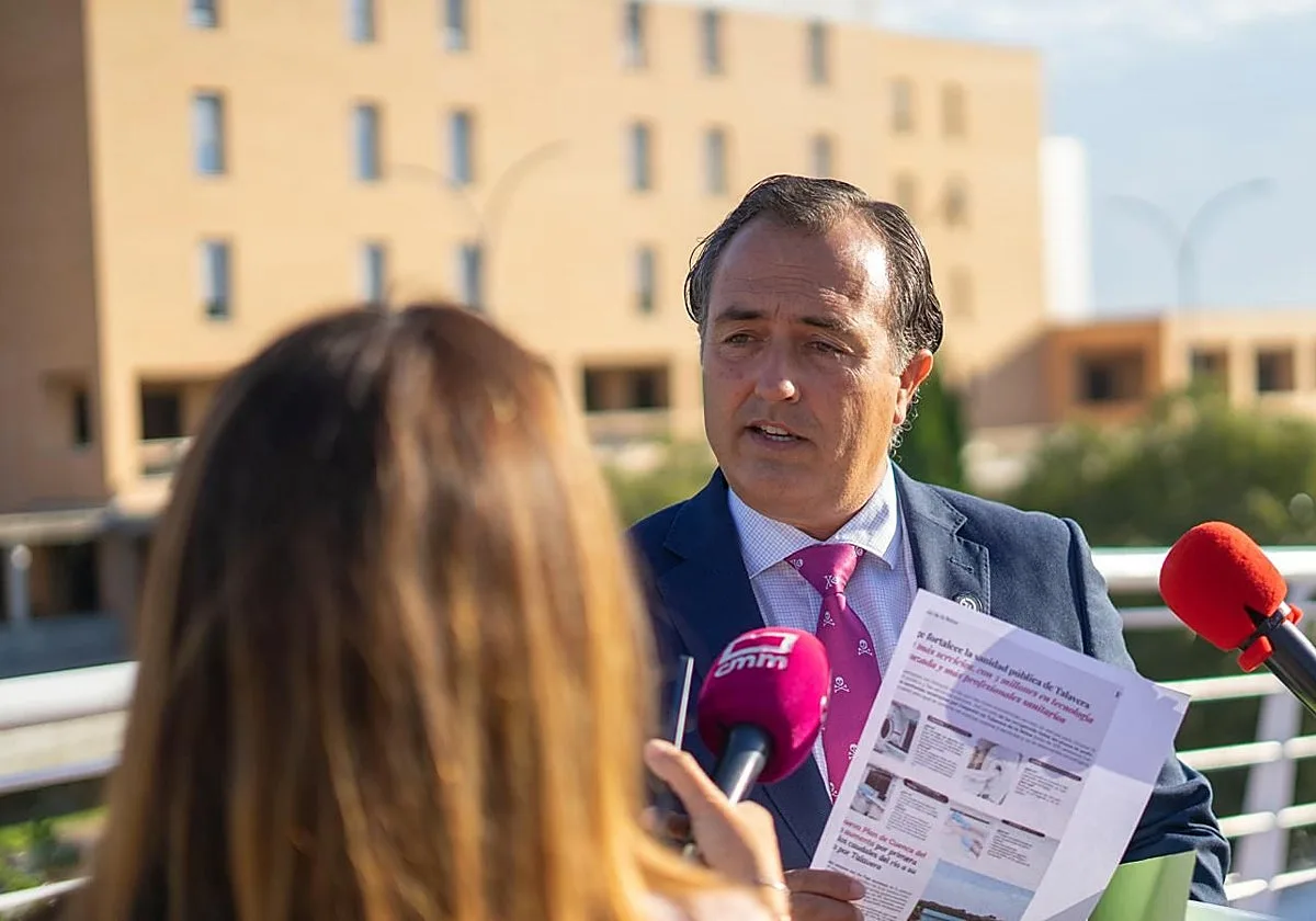 Vox denuncia urgencias al 50% de plantilla y esperas de dos años para operarse en Talavera