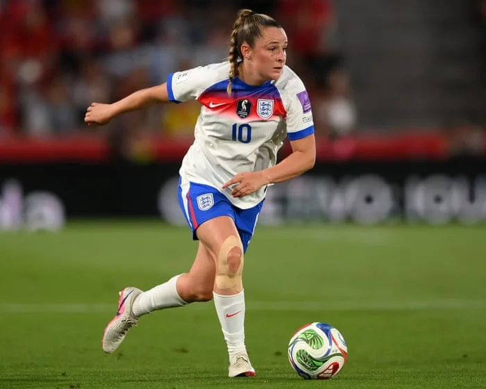 Wiegman praises Toone’s attitude after late Lionesses recall for Greece playoff