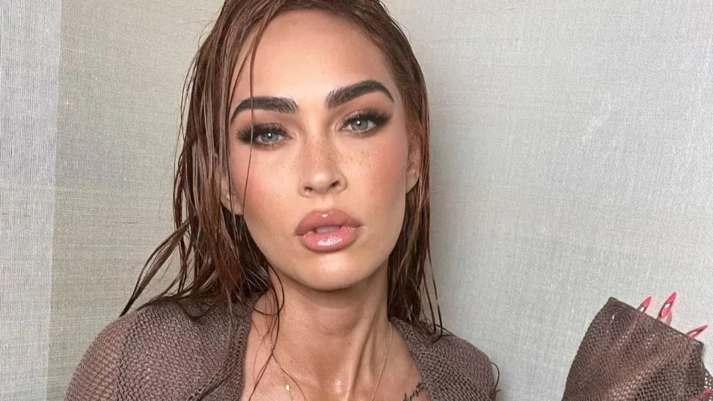 Megan Fox causa ALVOROÇO após lançar site com conteúdo sensual