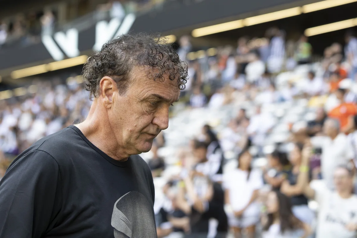Cuca aponta "falha geral" do Santos e lamenta derrota no acréscimos: "Pior sabor que existe"