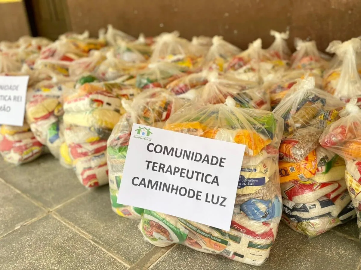Alimentos arrecadados na Expoacre são entregues a comunidades