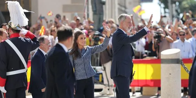 Le roi Felipe VI, en visite à Ceuta, déclare « indiscutable » l’intégrité territoriale de l’Espagne