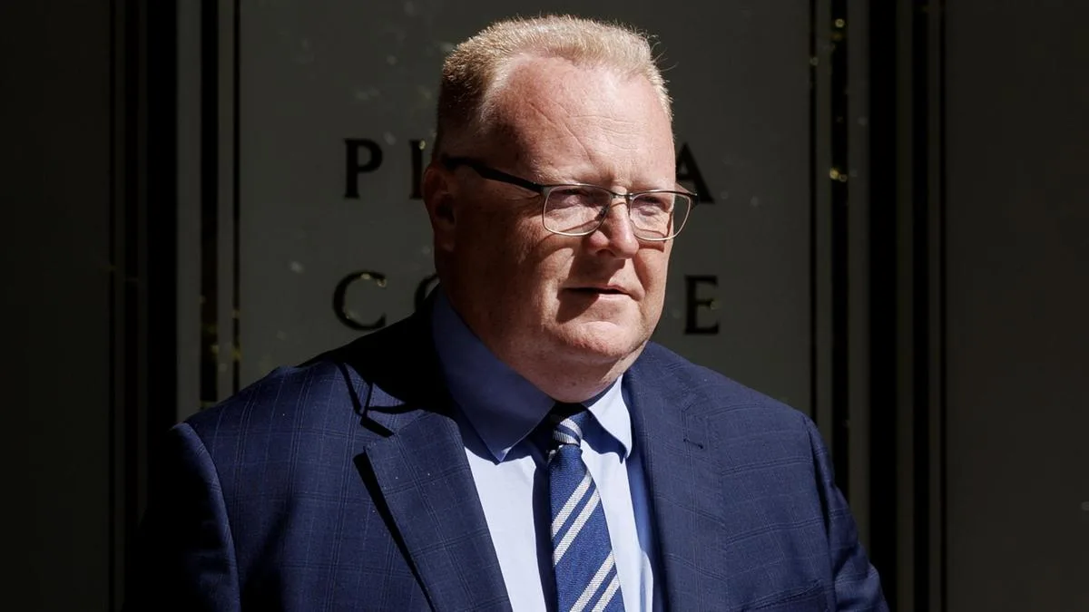 Ex-2GB broadcaster says he did not witness alleged Alan Jones grab