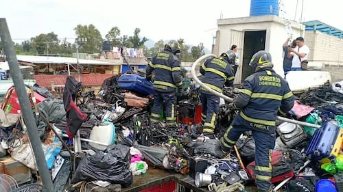 Se registra incendio de basura en azotea de vivienda en alcaldía Iztapalapa; no hay personas lesionadas