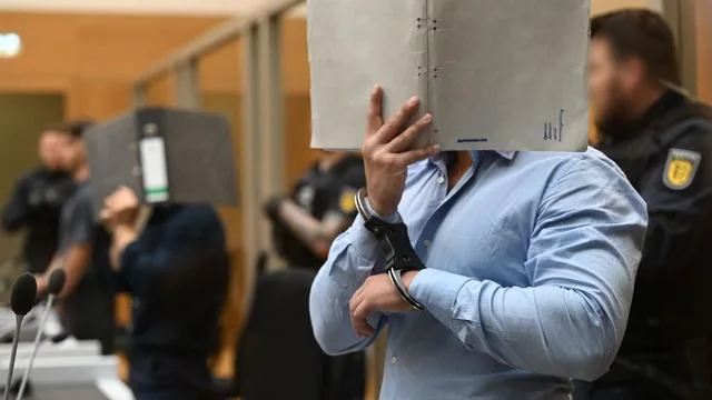 Brandsätze per Post?: Urteil gegen mutmaßliche Agenten Russlands erwartet