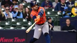 ¡Encendido! José Altuve extiende racha de hits en remontada de Houston