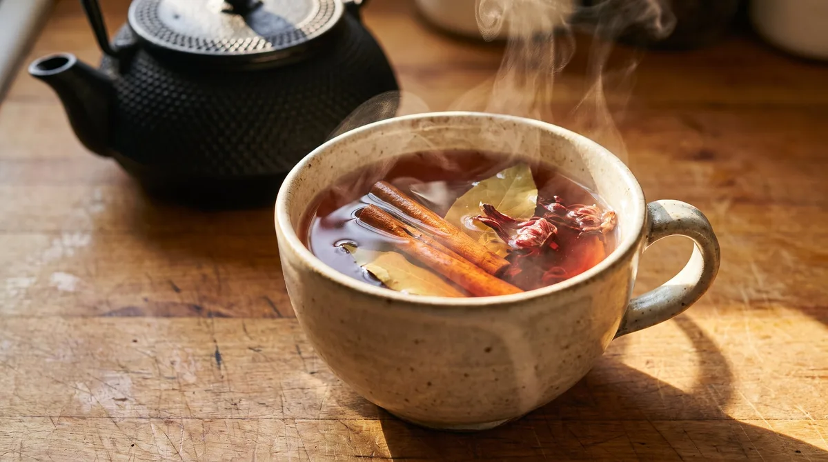Té de jamaica, laurel y canela: para qué sirve y cómo prepararlo para aprovechar sus beneficios