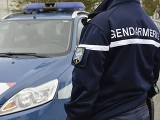 Un avion biplan s’écrase dans le Var, le pilote et sa passagère tués