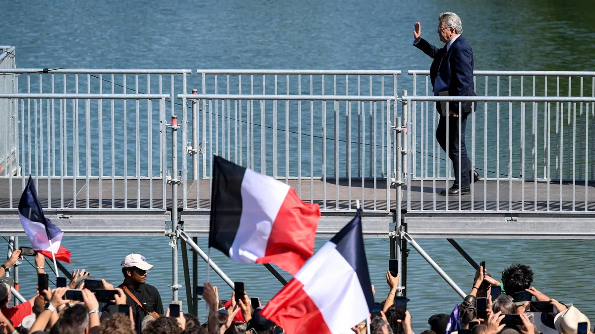 « C’est notre créneau » : pour sa rentrée, Jean-Luc Mélenchon s’empare de l’écologie en terrain conquis