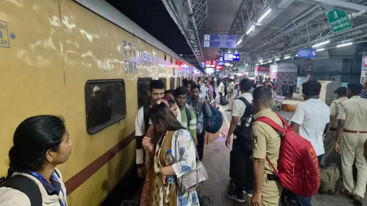 Watch: 31 Bangladeshi nationals detained in Bengaluru sent to West Bengal for deportation
