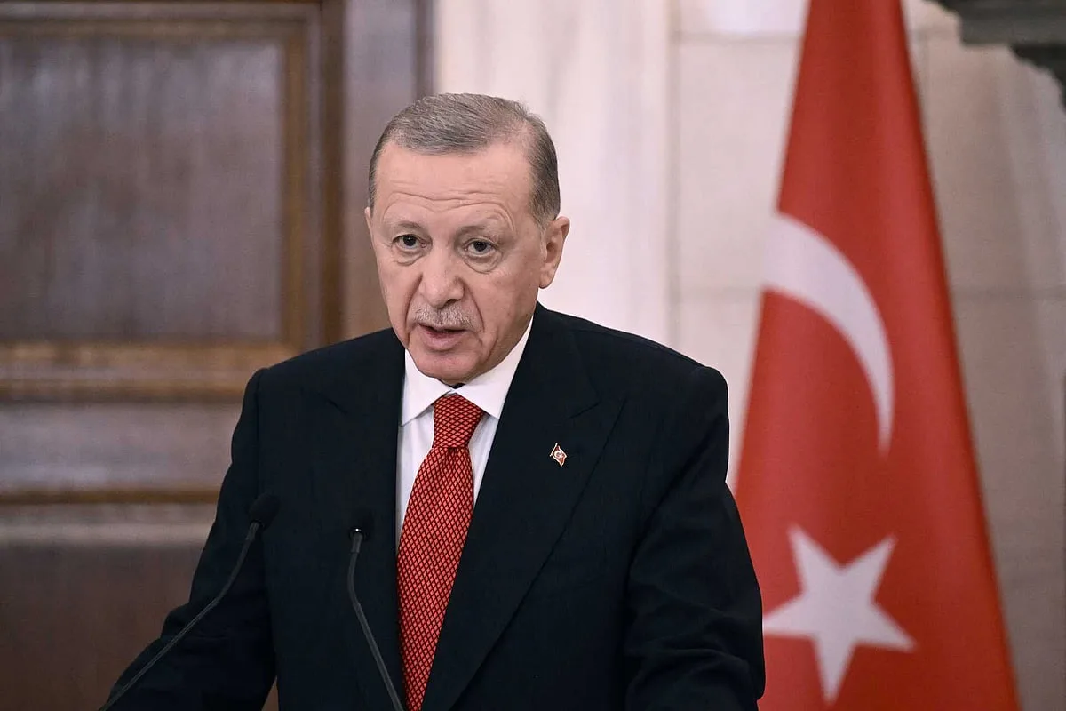 Turquia propõe acordo para travar ataques a navios no mar Negro