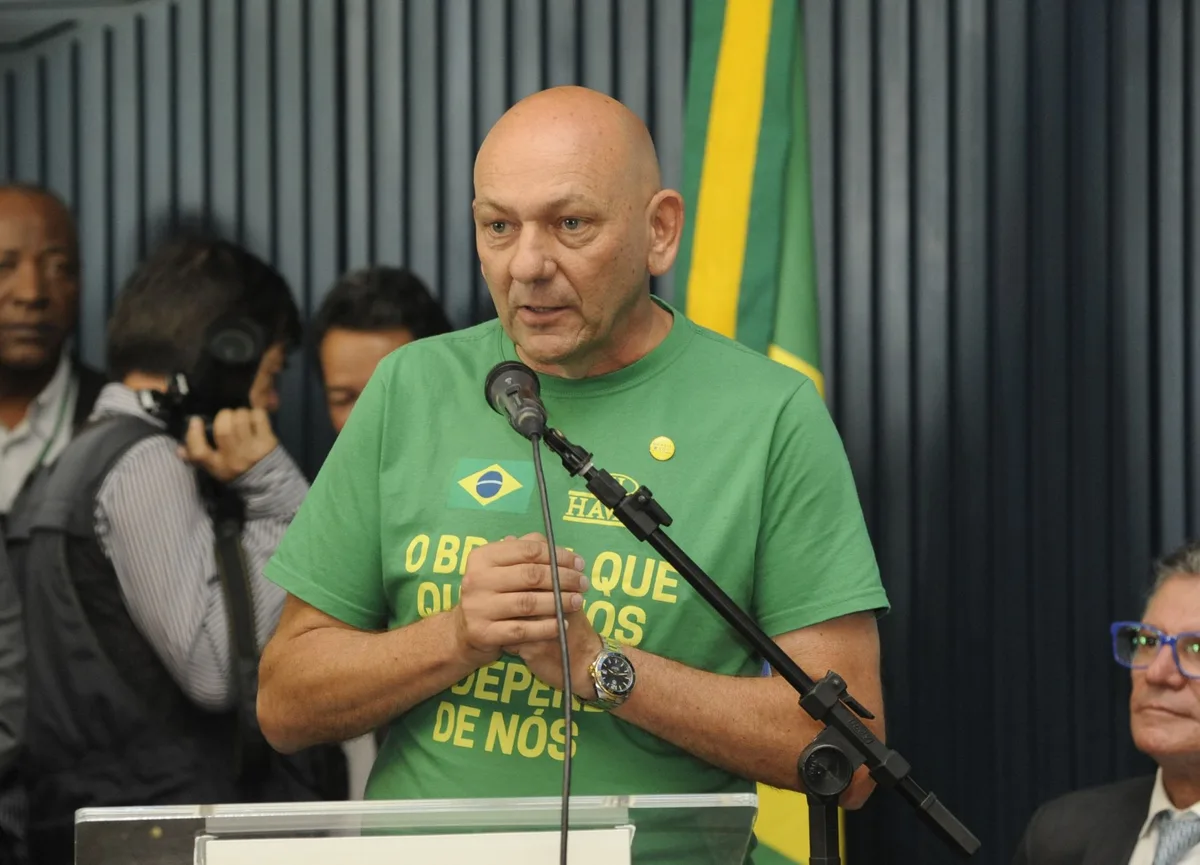 MPT processa dono da Havan em R$ 30 milhões após fala contra fim da escala 6×1