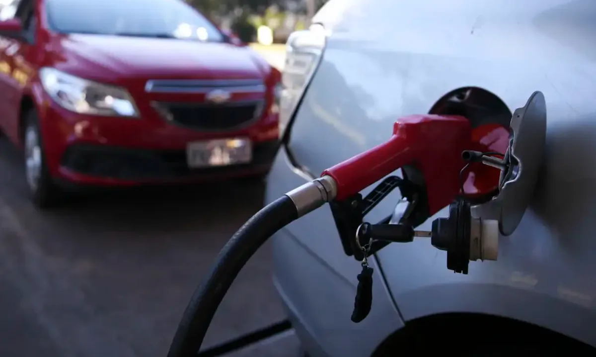 Governo zera tributos federais sobre gasolina por 30 dias