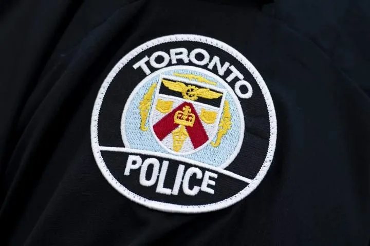 4 teens, 4 adults charged in stolen vehicle, firearms investigation: Toronto police