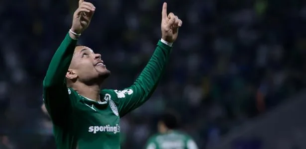 Vitor Roque vibra com gol pelo Palmeiras: 'Recuperando a confiança'