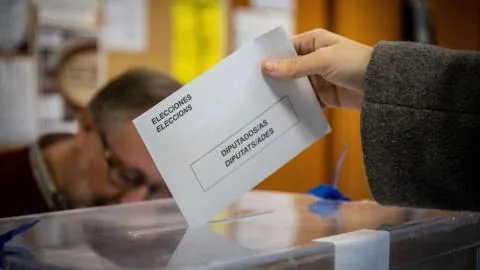 La asociación Centro de Descendientes de Españoles Unidos se persona ante el Supremo contra la suspensión del voto por la 'ley de nietos'