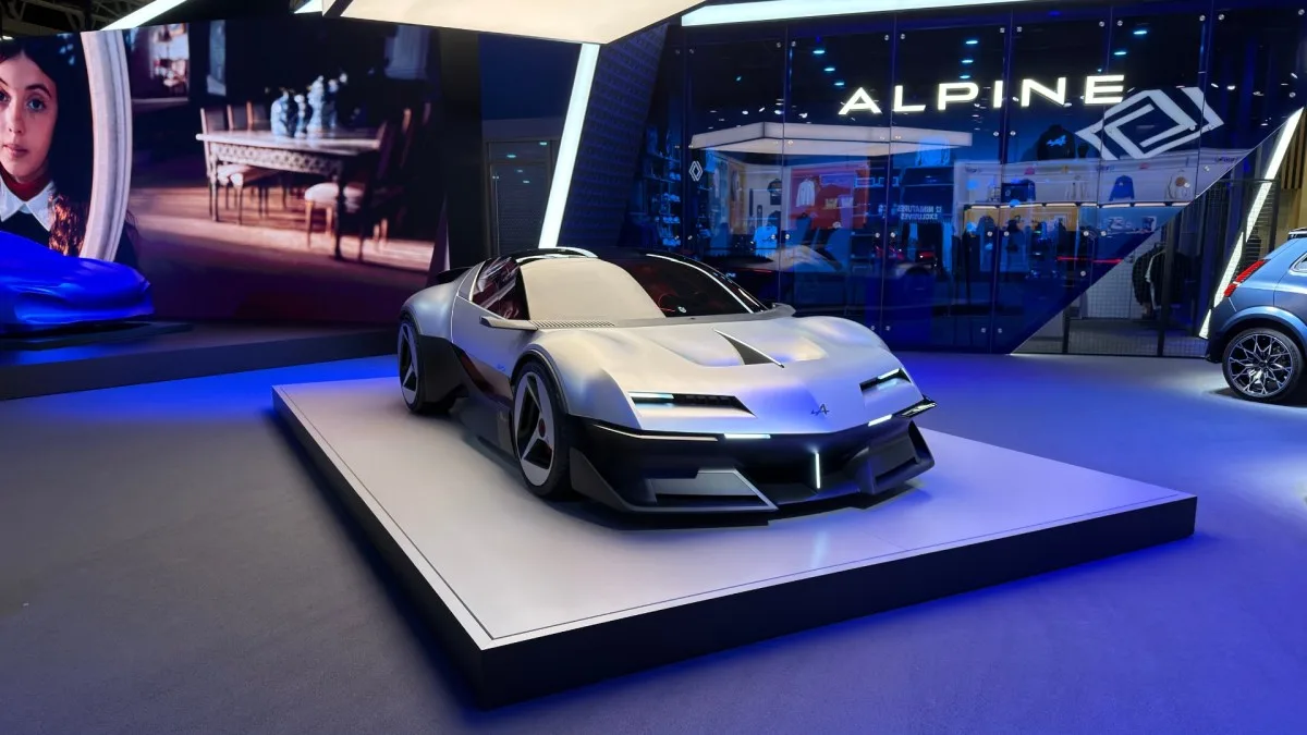 On a vu l’Alpine A310 Vision, le concept-car le plus alléchant du Mondial de l’Auto, avec un gros bémol
