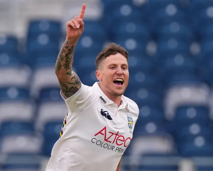 Carse in the wickets for Durham, Essex v Surrey, and more: county cricket day one – live