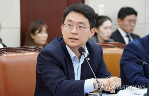 박지원 "인력 부족에 지방의료원 4곳 중 3곳서 진료 중단·축소"