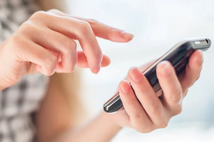 Como funciona o ‘golpe do nude’ em aplicativos de relacionamento
