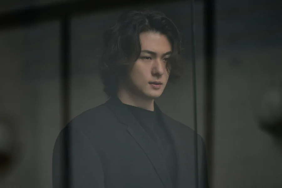 Shin Seung Ho Is A Mysterious Figure With Power To Control Anyone Except Koo Kyo Hwan In “Reawaken Man: The Red”