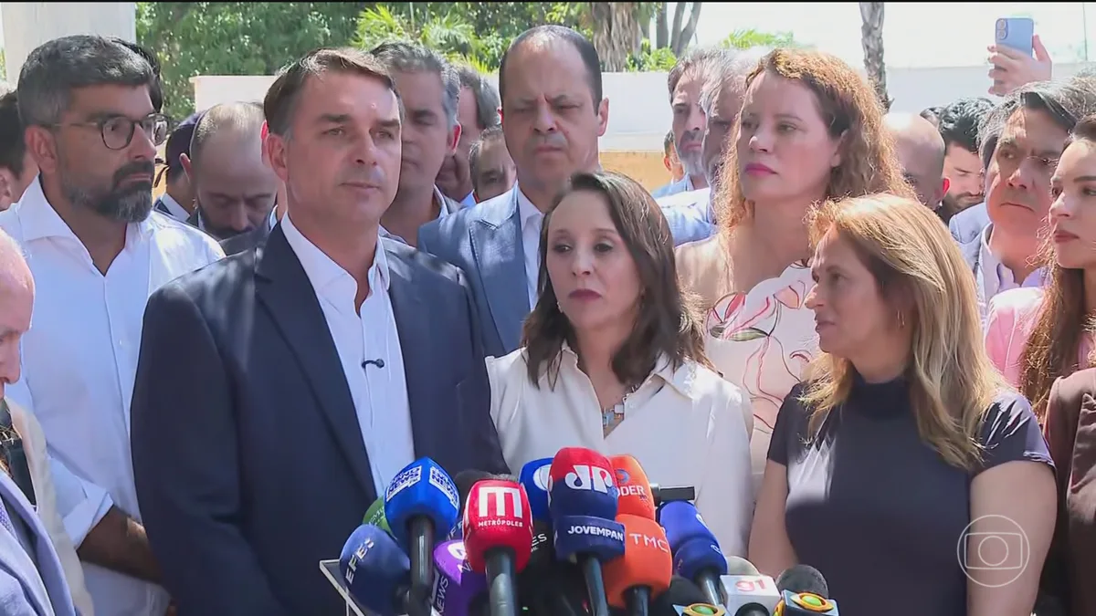 Flávio Bolsonaro, candidato do PL à Presidência, diz que aposentadorias ficarão fora do corte de gastos