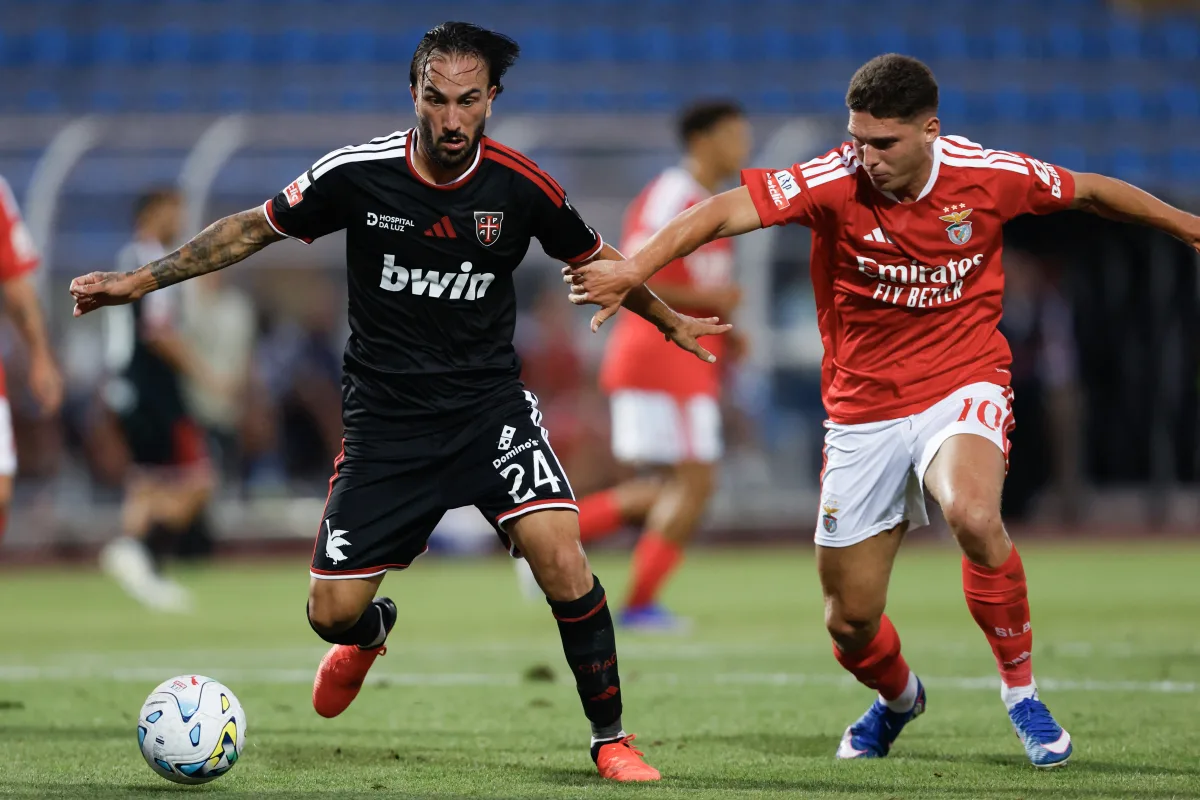 Veja fotos do duelo entre Casa Pia e Benfica pelo Campeonato Português