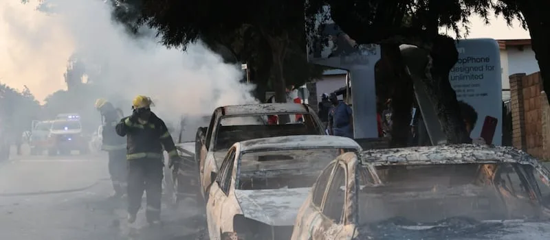 Refugee policies to be reviewed after court ruling sparks violence and confusion
