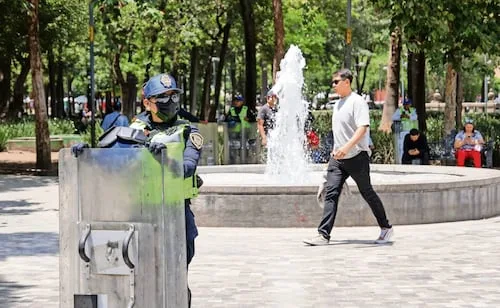 Alameda sin ambulantes, pero sigue operativo