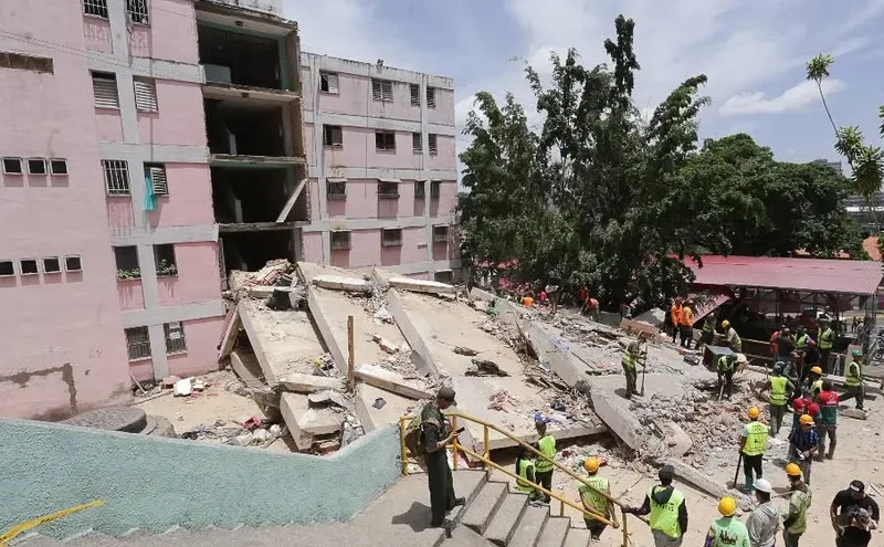 Dois meses após terremotos na Venezuela, famílias ainda buscam por parentes desaparecidos em La Guaira