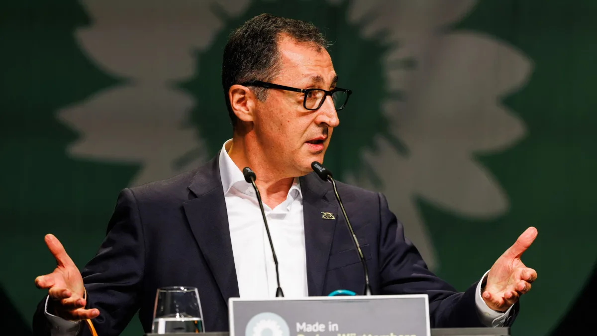 Deutschland Liveblog: Özdemir warnt Berliner Grüne: „Auf einem solchen Bündnis liegt kein Segen“