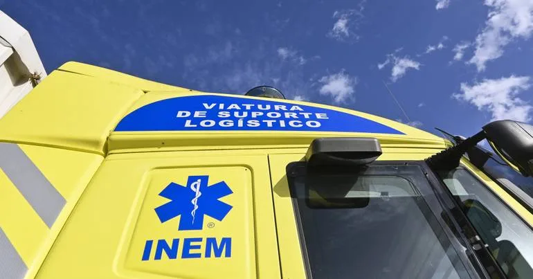 Dois mortos e quatro feridos em colisão frontal no IC5