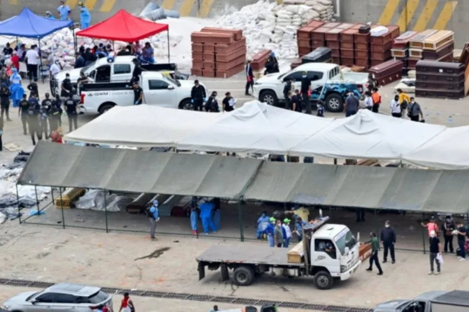 Trasladan morgue temporal de Los Silos al Seguro Social de La Guaira