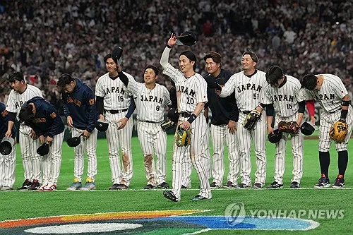보수적인 일본프로야구도 변한다…내년 피치컴 도입