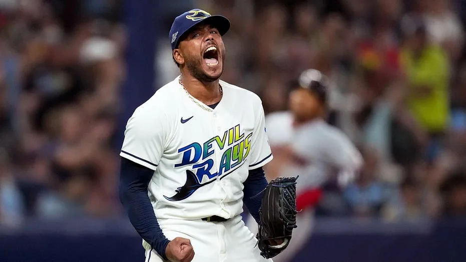 Tampa Bay Rays win game two over Guardians thanks to terrible error from José Ramírez, even ALCS at 1-1