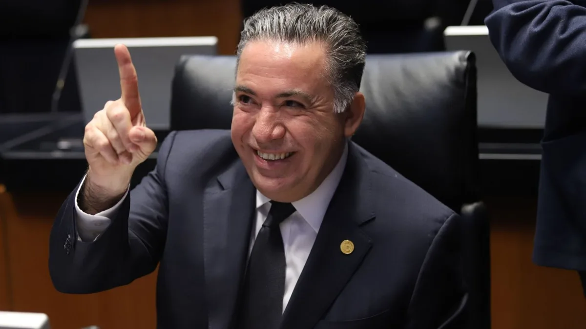 Enrique Inzunza afirma que “no cambia de principios” tras salir de la bancada de Morena
